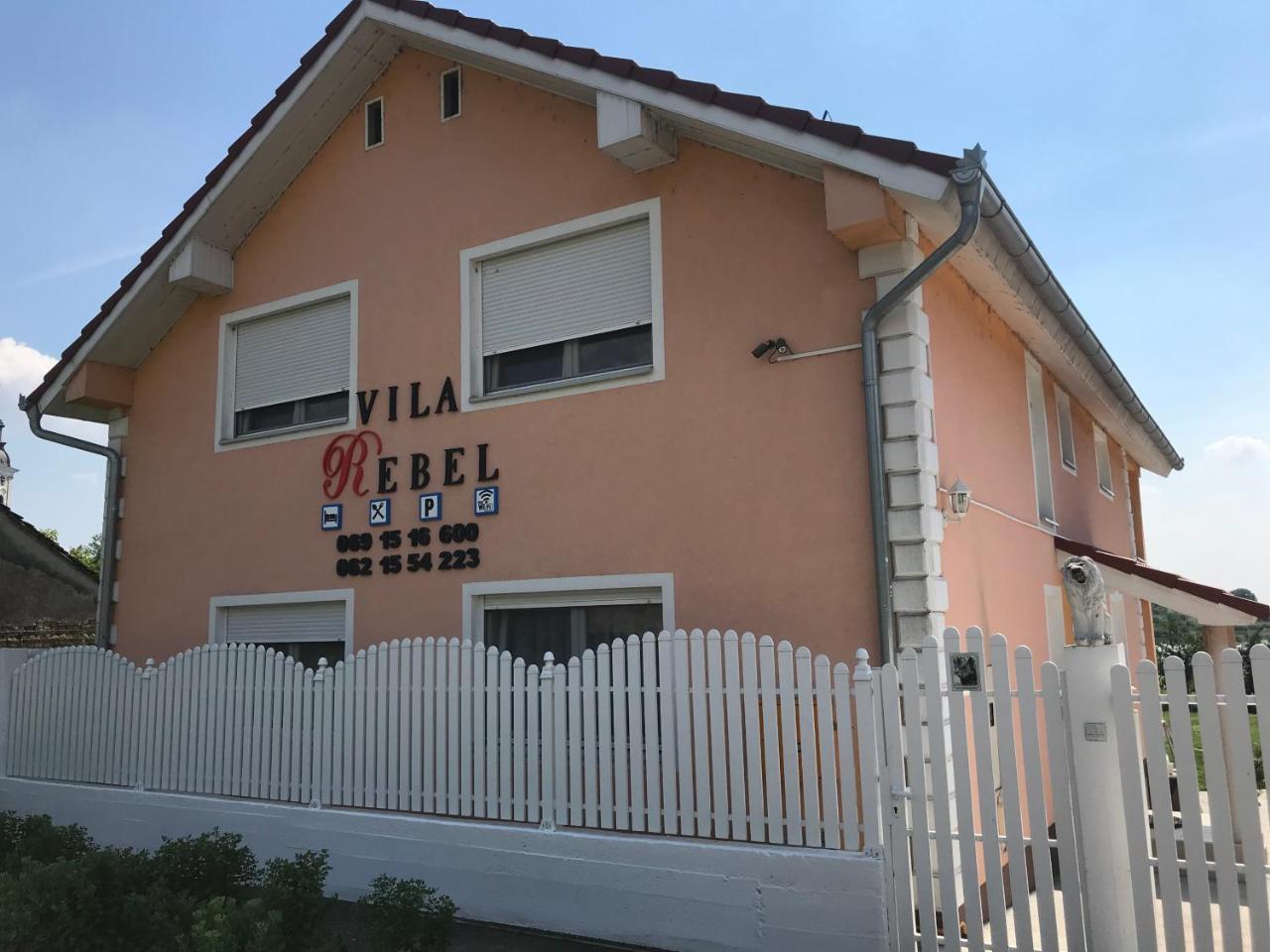 Guesthouse Rebel Deliblato Bagian luar foto